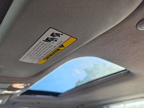 Used 2010 Kia Forte Koup SX w/ Leather Pkg image 21