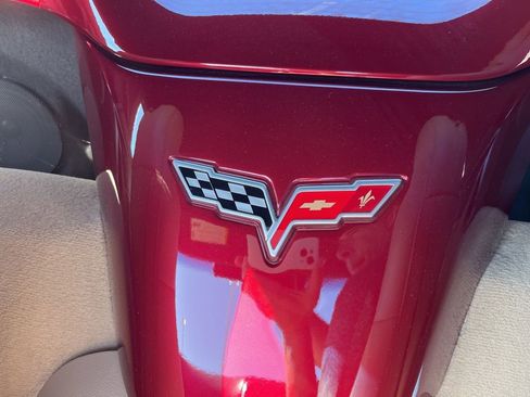 Used 2006 Chevrolet Corvette Convertible w/ Preferred Equipment Group image 11