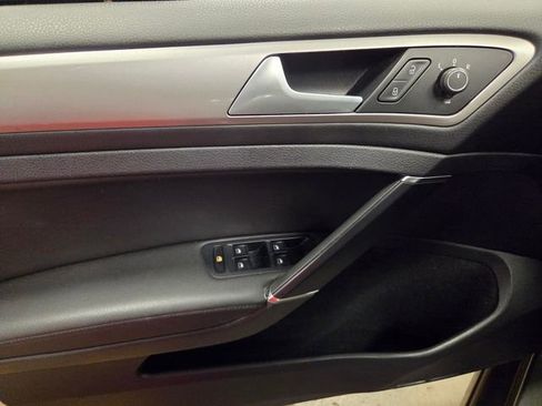 Used 2015 Volkswagen e-Golf SEL Premium FWD image 7