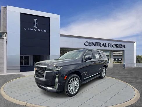 Used 2022 Cadillac Escalade Luxury AWD/4WD image 8