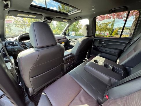 New 2026 Honda Ridgeline Black Edition image 10