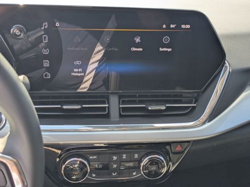 Used 2025 Chevrolet Trax LT w/ LT Convenience Package FWD image 22