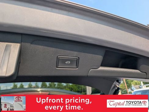 Used 2024 Volkswagen Atlas Cross Sport SE w/ Panoramic Sunroof Package AWD/4WD image 11