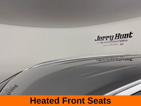 Used 2025 Kia Sorento S image 12