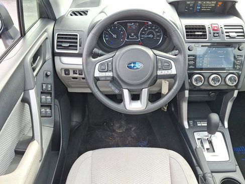 Used 2017 Subaru Forester 2.5i Premium image 12