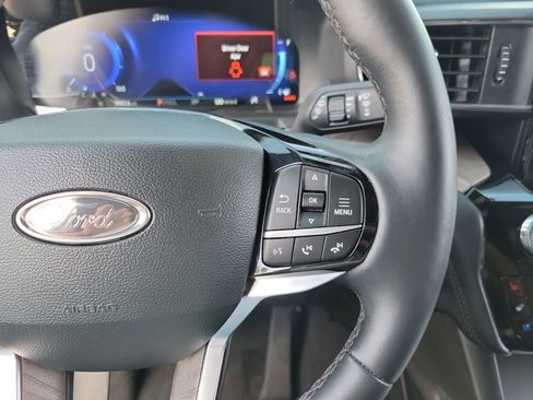 Used 2023 Ford Explorer Platinum w/ Technology Package AWD/4WD image 33