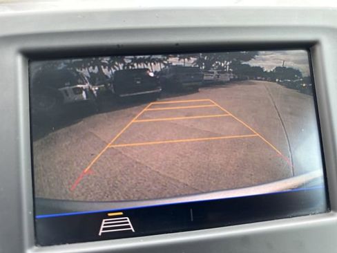 Used 2021 Chevrolet Equinox LS FWD image 17