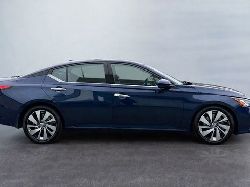 Used 2022 Nissan Altima 2.5 Platinum image 4