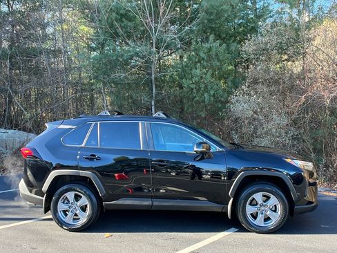 Used 2024 Toyota RAV4 XLE w/ Convenience Package image 6