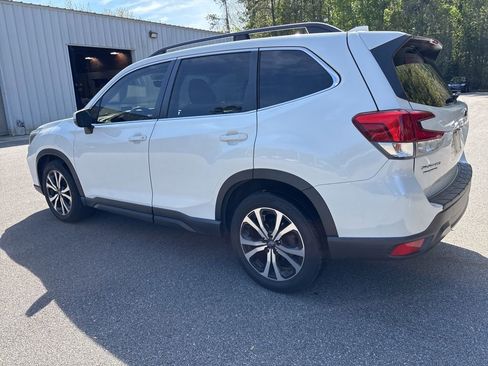 Used 2019 Subaru Forester Limited image 23