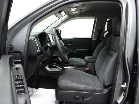 Used 2024 Nissan Frontier SV w/ Technology Package AWD/4WD image 12