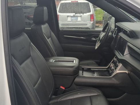 Used 2024 GMC Yukon Denali image 32