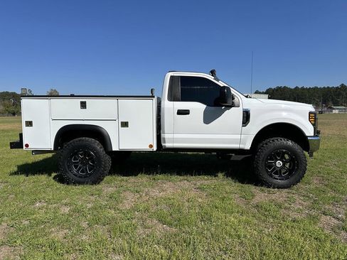 Used 2021 Ford F250 XL w/ Power Equipment Group image 4