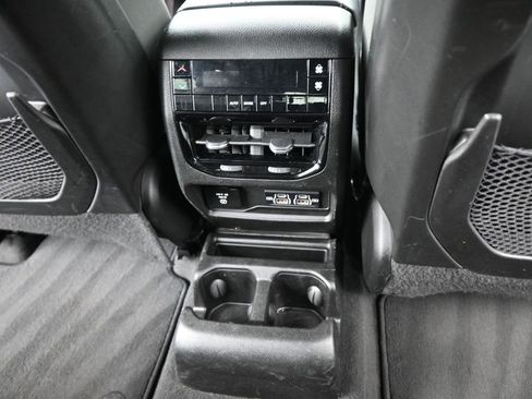 Used 2021 Jeep Grand Cherokee L Laredo image 24