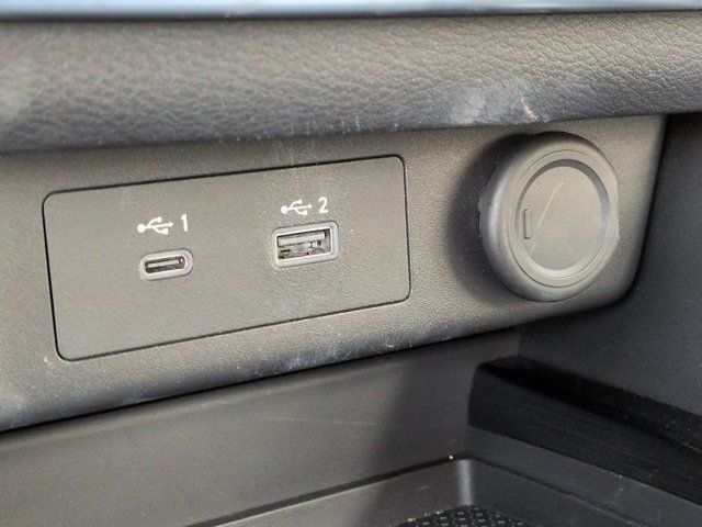 Certified 2023 Nissan Rogue SV FWD image 21