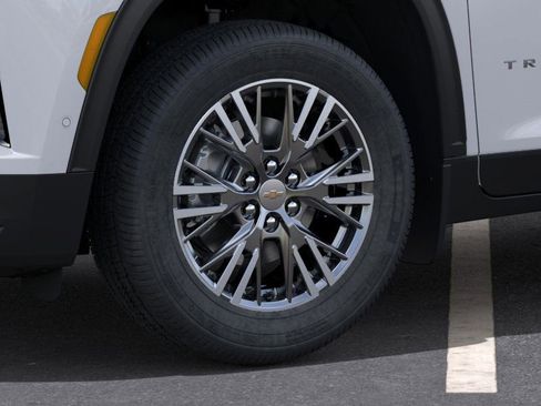 New 2026 Chevrolet Traverse LT w/ Enhanced Driving Package FWD image 9