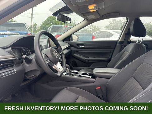 Used 2024 Nissan Altima 2.5 SV FWD image 8