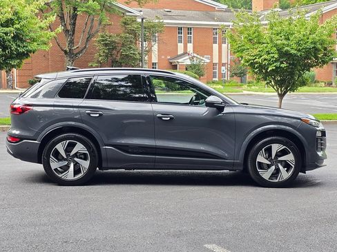 Used 2025 Audi Q6 e-tron Premium Plus w/ Premium Plus AWD/4WD image 7