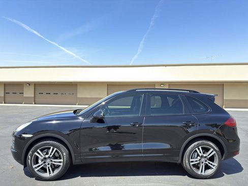 Used 2011 Porsche Cayenne S AWD/4WD image 4