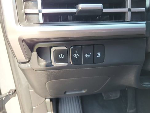 Used 2025 Hyundai Santa Fe SEL FWD image 27