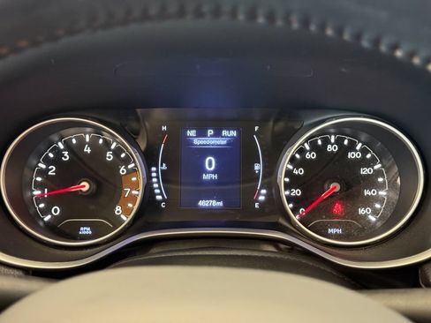 Used 2018 Jeep Compass Latitude FWD image 20