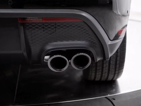 Certified 2025 Porsche Macan Turbo image 37