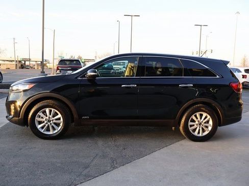 Used 2019 Kia Sorento LX image 4