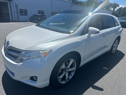 Used 2014 Toyota Venza XLE w/ XLE Premium Package FWD image 3