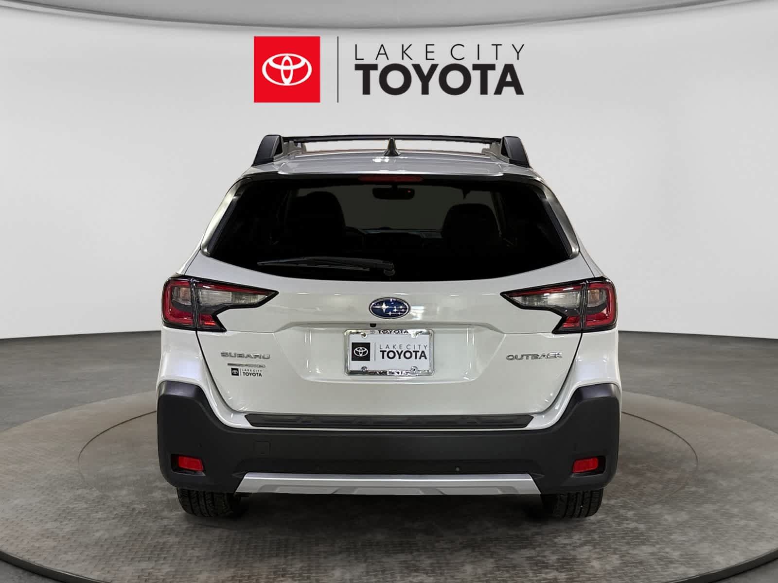 Used 2023 Subaru Outback Limited AWD/4WD image 7