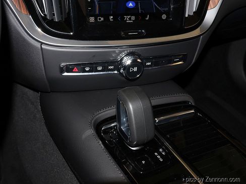 Used 2023 Volvo S60 T8 Plus image 23