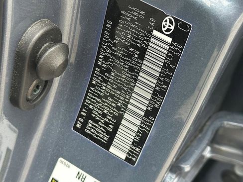 Used 2022 Toyota Corolla XSE image 28