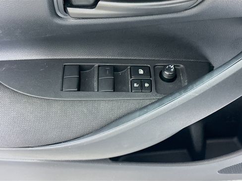 Used 2025 Toyota Corolla LE image 15