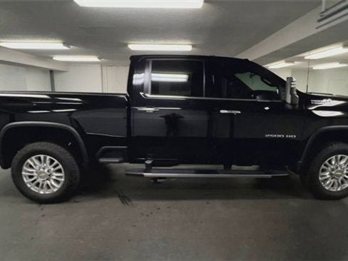 Used 2022 Chevrolet Silverado 2500 High Country image 9