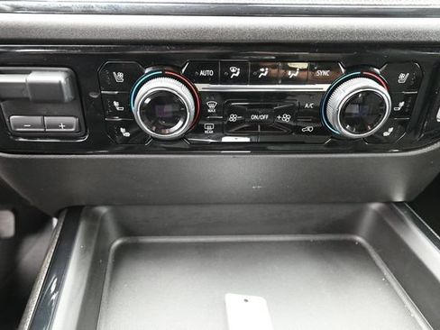 Used 2024 Chevrolet Silverado 2500 ZR2 w/ Technology Package AWD/4WD image 18