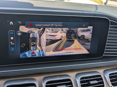 Used 2025 Mercedes-Benz GLS 450 4MATIC image 10