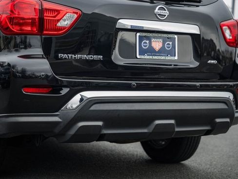 Used 2019 Nissan Pathfinder SL image 8