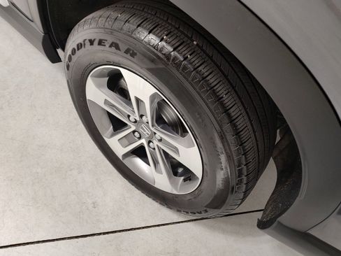Used 2025 Honda Pilot EX-L image 14
