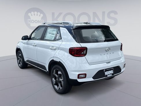 New 2026 Hyundai Venue SEL FWD image 4