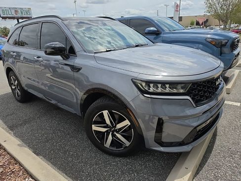 Used 2022 Kia Sorento S w/ Panoramic Sunroof Package FWD image 2