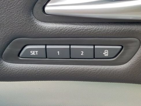 Used 2023 Cadillac XT4 Premium Luxury FWD image 17