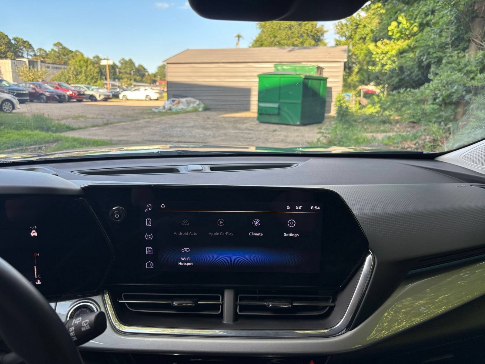 Used 2025 Chevrolet Trax LT w/ LT Convenience Package FWD image 19