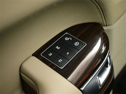 Used 2017 Land Rover Range Rover Supercharged image 24