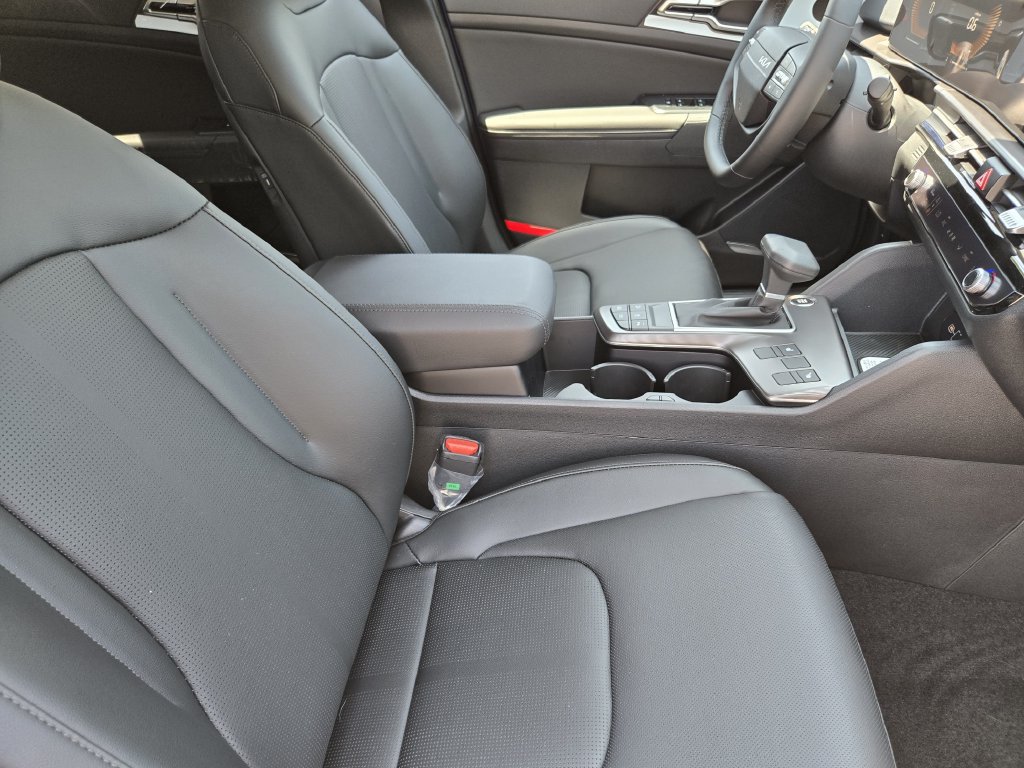 New 2026 Kia Sportage EX FWD image 10