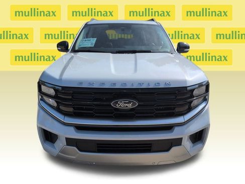 New 2025 Ford Expedition Max Platinum w/ Driver's Package image 14