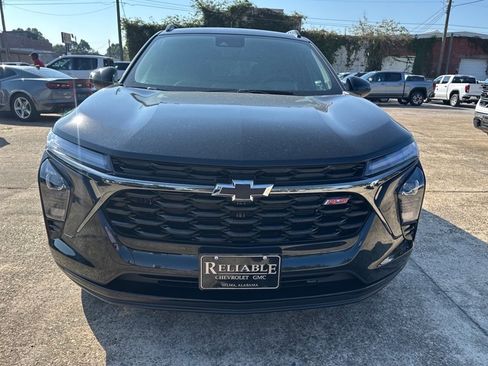 New 2025 Chevrolet Trax RS w/ Driver Confidence Package image 7