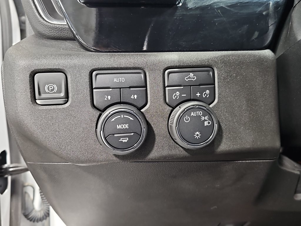 Used 2024 Chevrolet Silverado 1500 LT AWD/4WD image 24