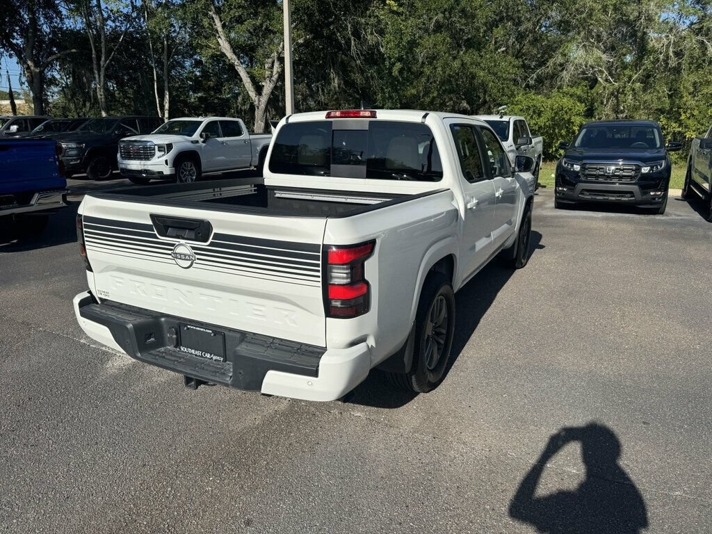Used 2025 Nissan Frontier SV w/ SV Convenience Package RWD image 9