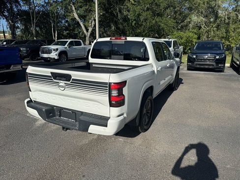 Used 2025 Nissan Frontier SV w/ SV Convenience Package RWD image 9