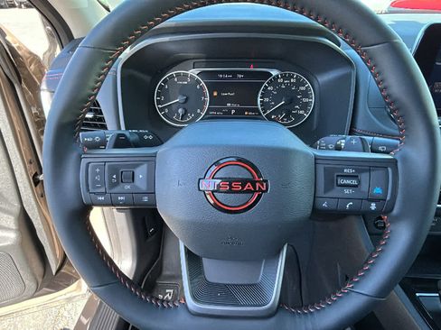 Used 2025 Nissan Rogue SV AWD/4WD image 18