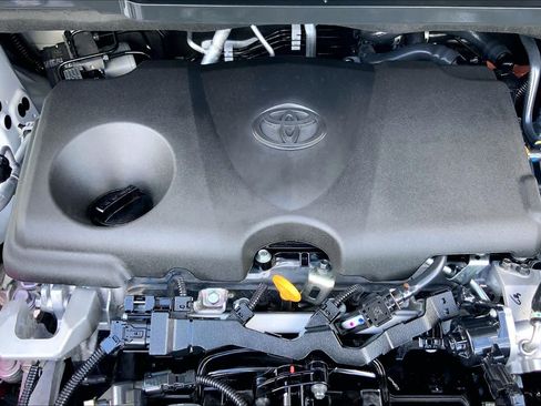 Certified 2026 Toyota Sienna XLE Woodland Edition AWD/4WD image 32